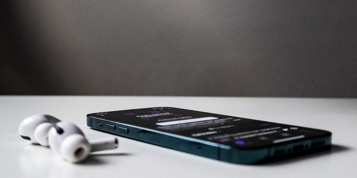 How to Choose Wireless Headphones Without Overpaying for Features You Will Never Use