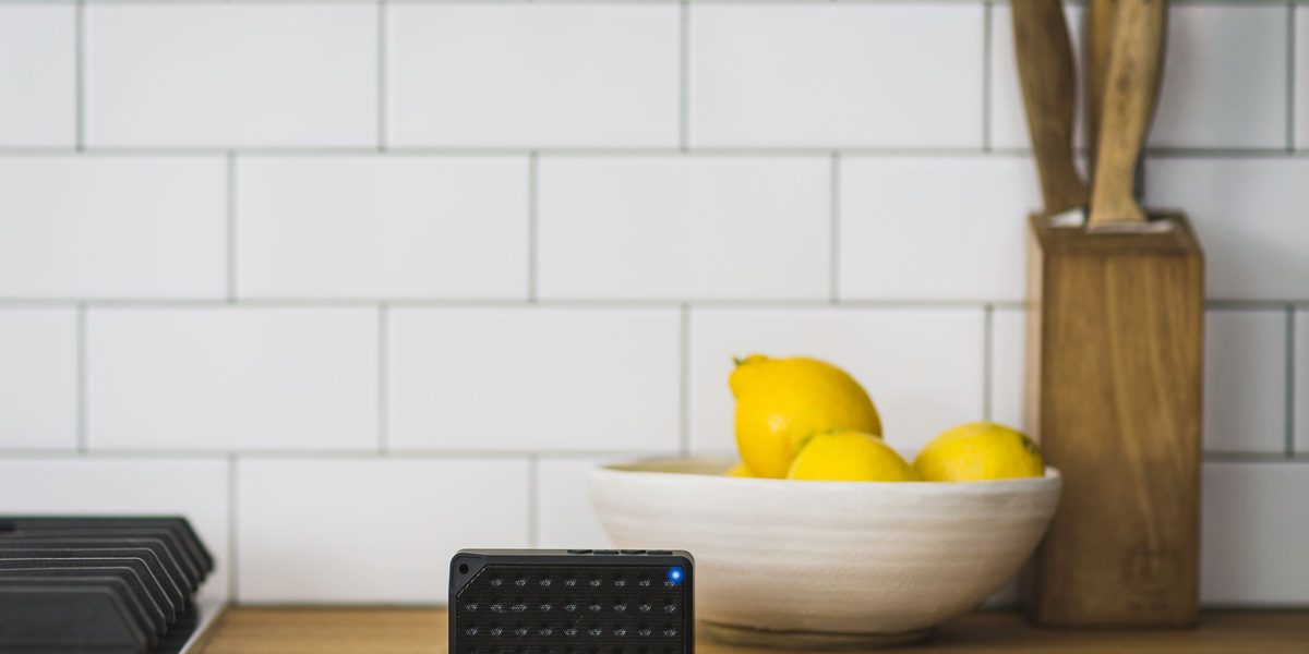 Smart Speakers vs Smart Displays: Which One Actually Belongs in Your Home?